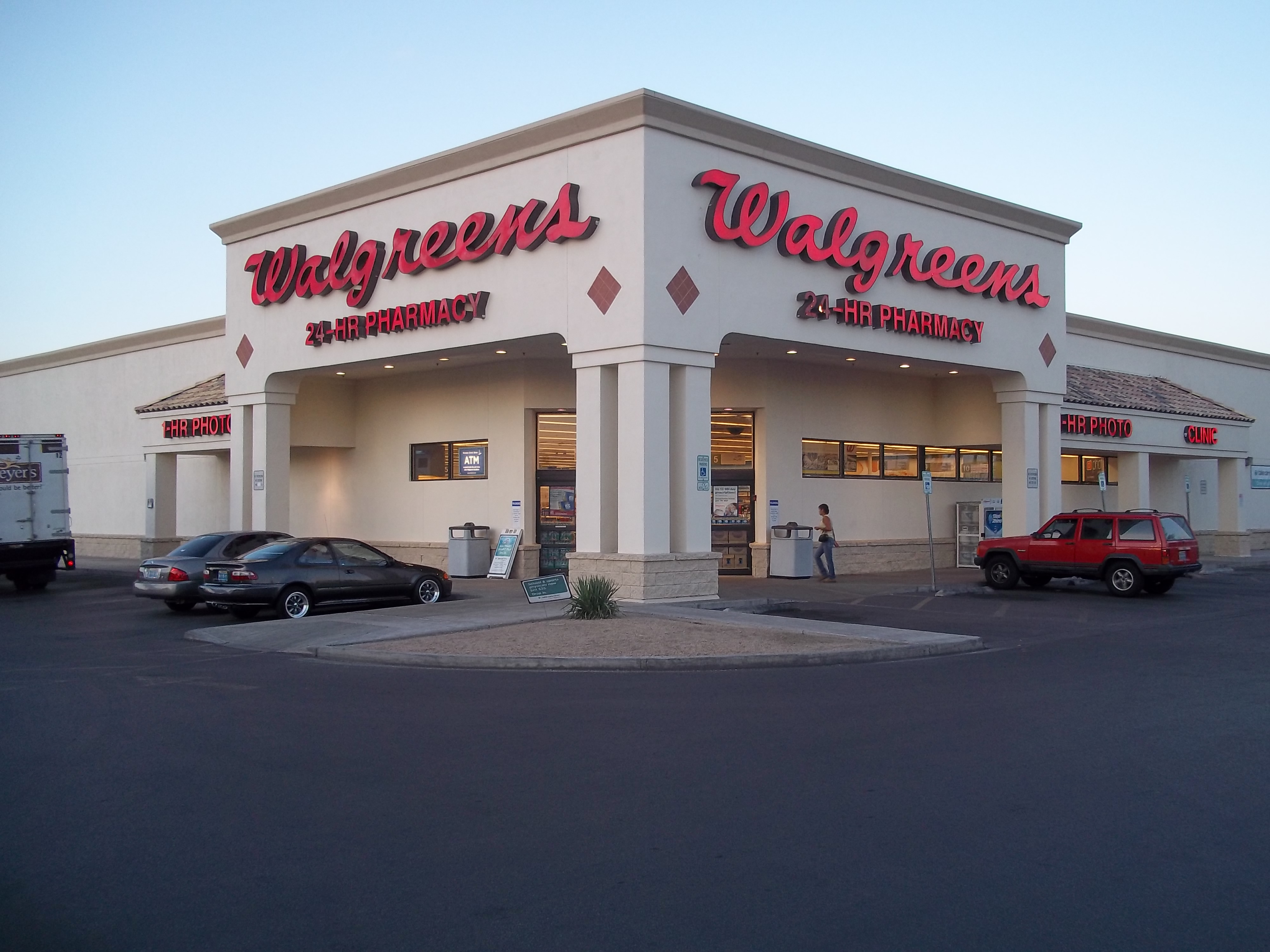 Walgreens pharmacy, Las Vegas, 2011 (courtesy of Time Anchor via Wikimedia Commons)