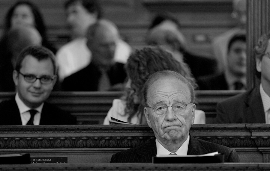 Rupert Murdoch at the Reuters service in St Brides to mark the move of Reuters from Fleet Street to Canary Wharf, 2005 (photograph by Tom Pilston, Independent/Alamy)