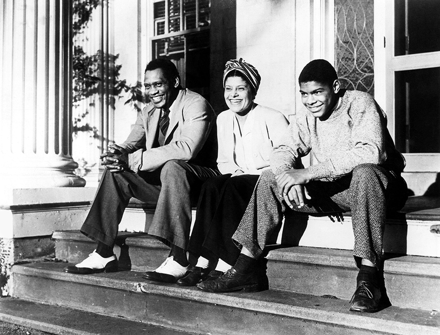 Paul Robeson, Eslanda Robeson, and Paul Robeson Jr at their house in Enfield, Connecticut (Everett Collection Historical/Alamy)