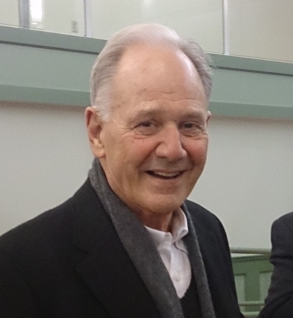 Alex Miller at Vassar College 2013 by Stephanie Miller via Wikimedia Commons