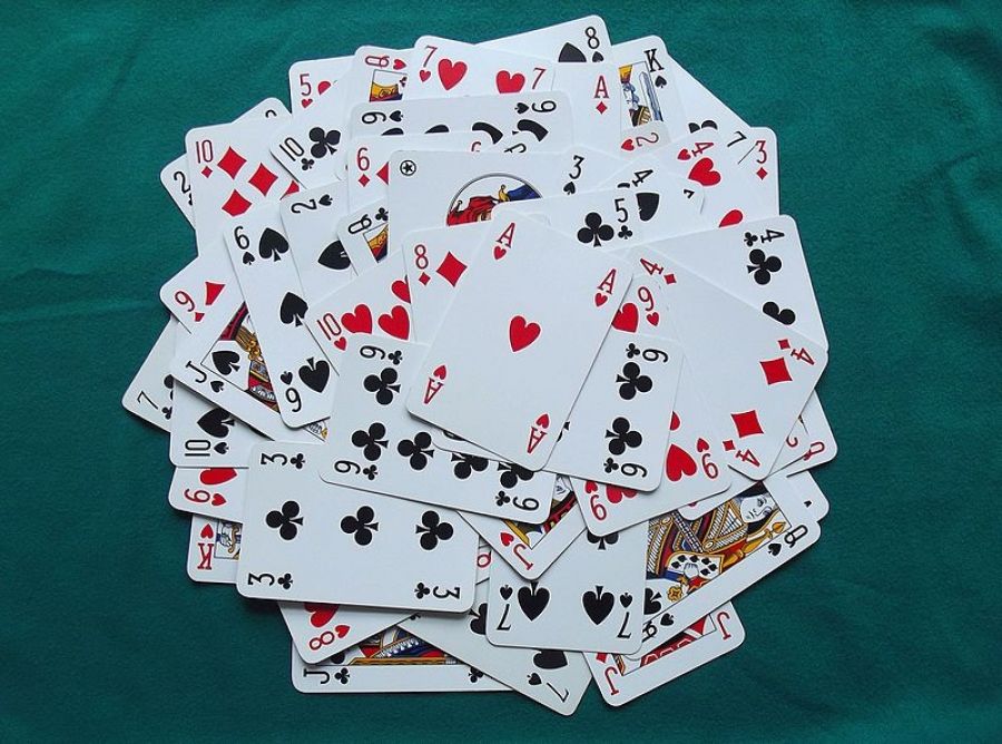 Canasta for Lovers a poem by Maria Takolander